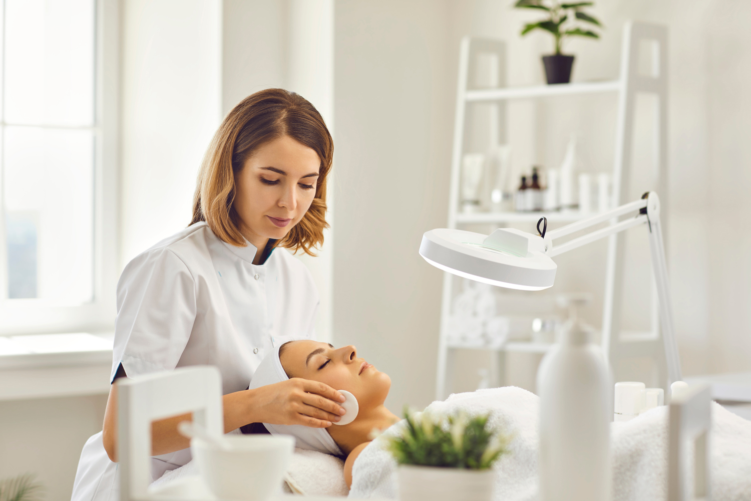 Esthetician A Beginner’s Guide to an Esthitician