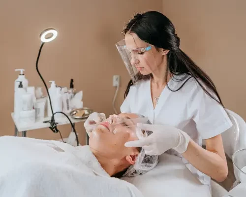 educational-requirments-to-Becoming-an-Esthetician